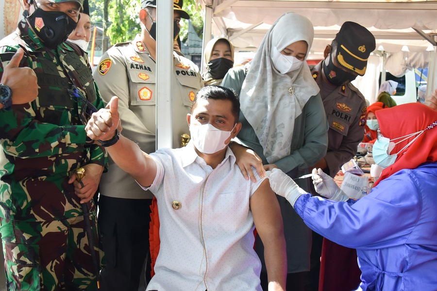 Wabup Hadiri Gebyar Vaksinasi Massal1300 Vaksin bersama TNI dan Polri 